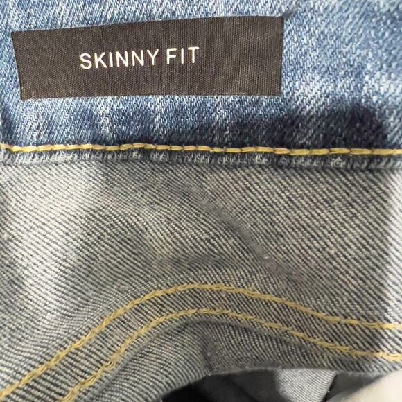 Judy Blue Denim Jeans 28 Skinny Distressed Light Wash Stretch Holes Faded - Picture 8 of 9